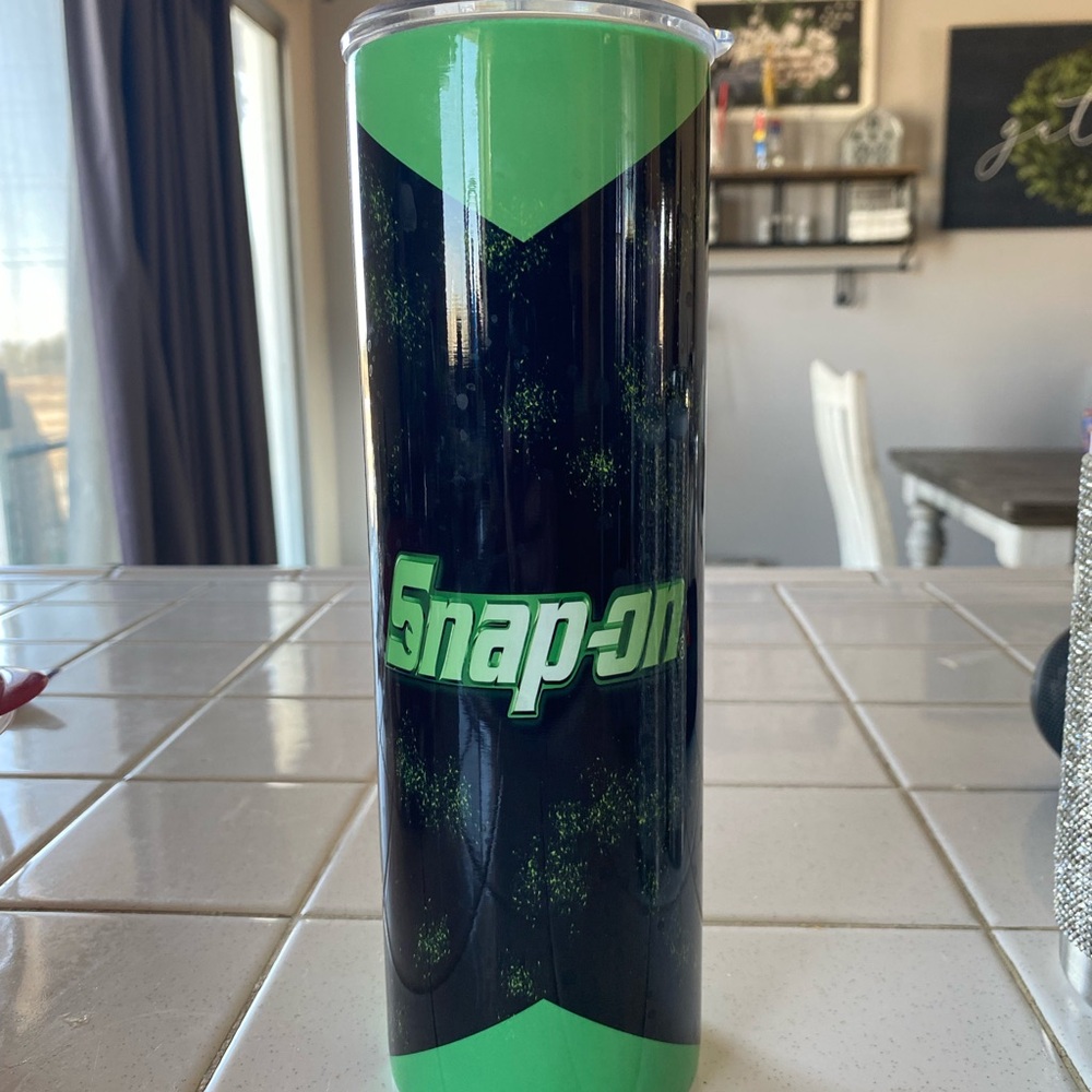 Snap-on Green and Black Tumbler
